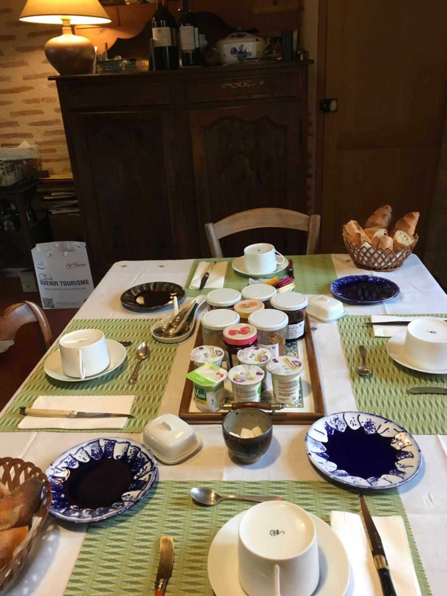 Bed and Breakfast La Thibaude - Livry Livry  Exterior foto